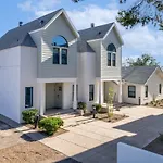 Peaceful Phoenix Getaway - Central Location, Family-Friendly & Pool Table!