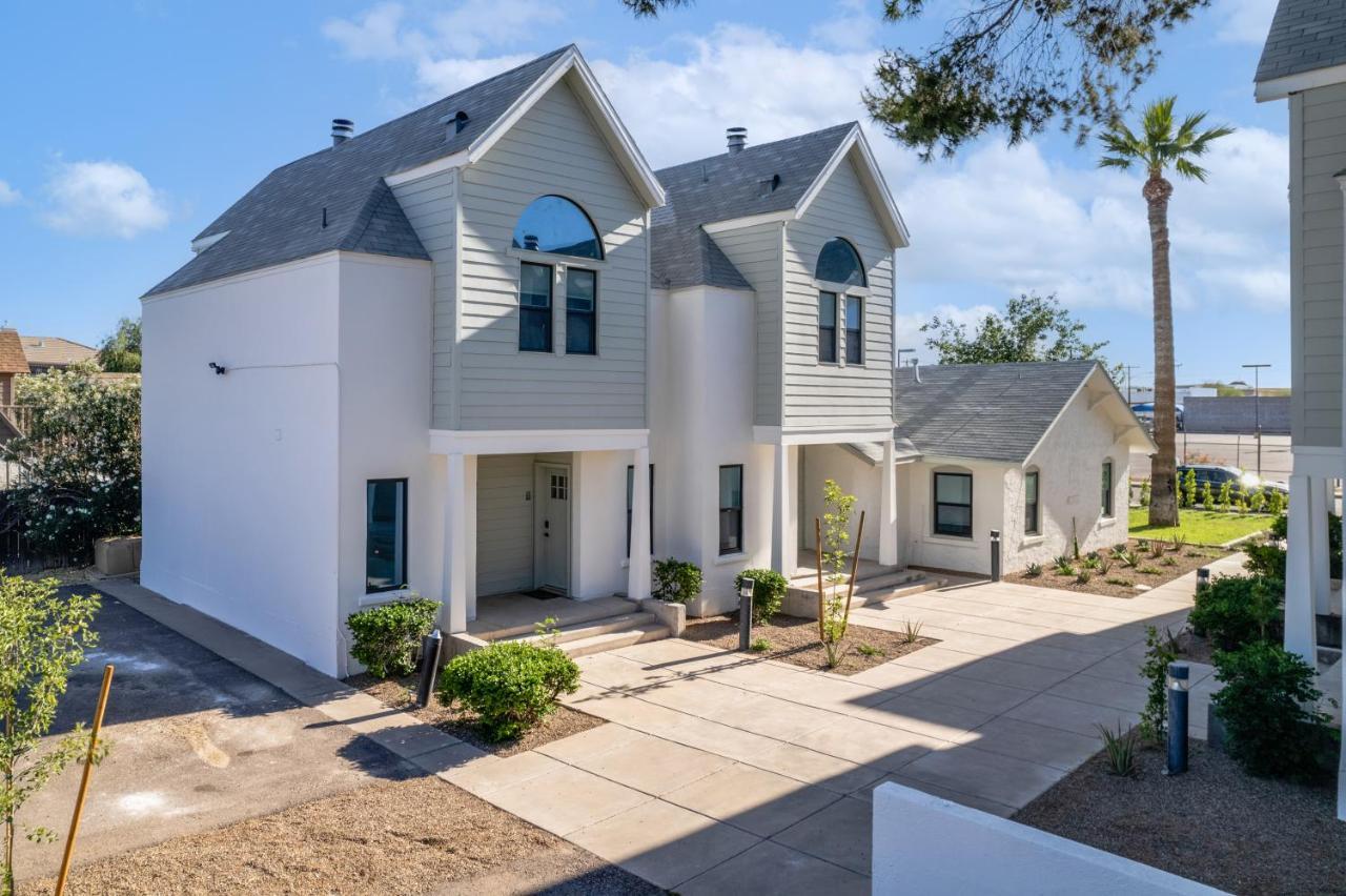 Peaceful Getaway - Location, Family-friendly & Pool Table! Phoenix